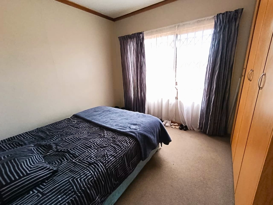 2 Bedroom Property for Sale in Langenhovenpark Free State
